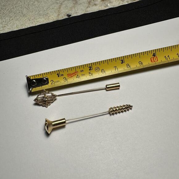 Lot Of 2 Lapel Stick Pin Gold Tone Metal 1 Screw Shaped - Picture 7 of 7